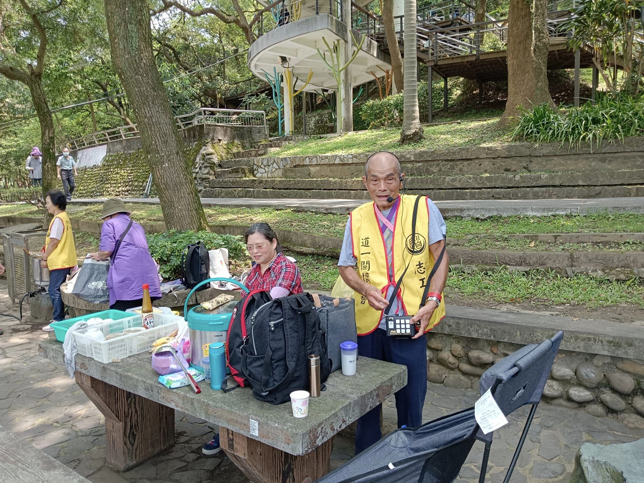 道親聯誼暨母親節康乃馨獻花活動