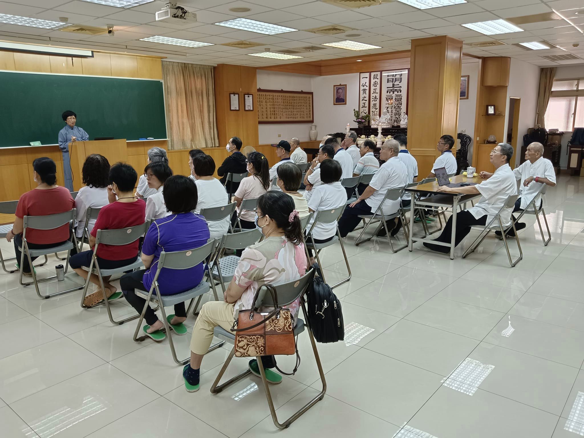 邀請何美融講師慈悲分享講題:「菩提道次第廣論」-廣論入門基礎-（觀功念恩最幸福)