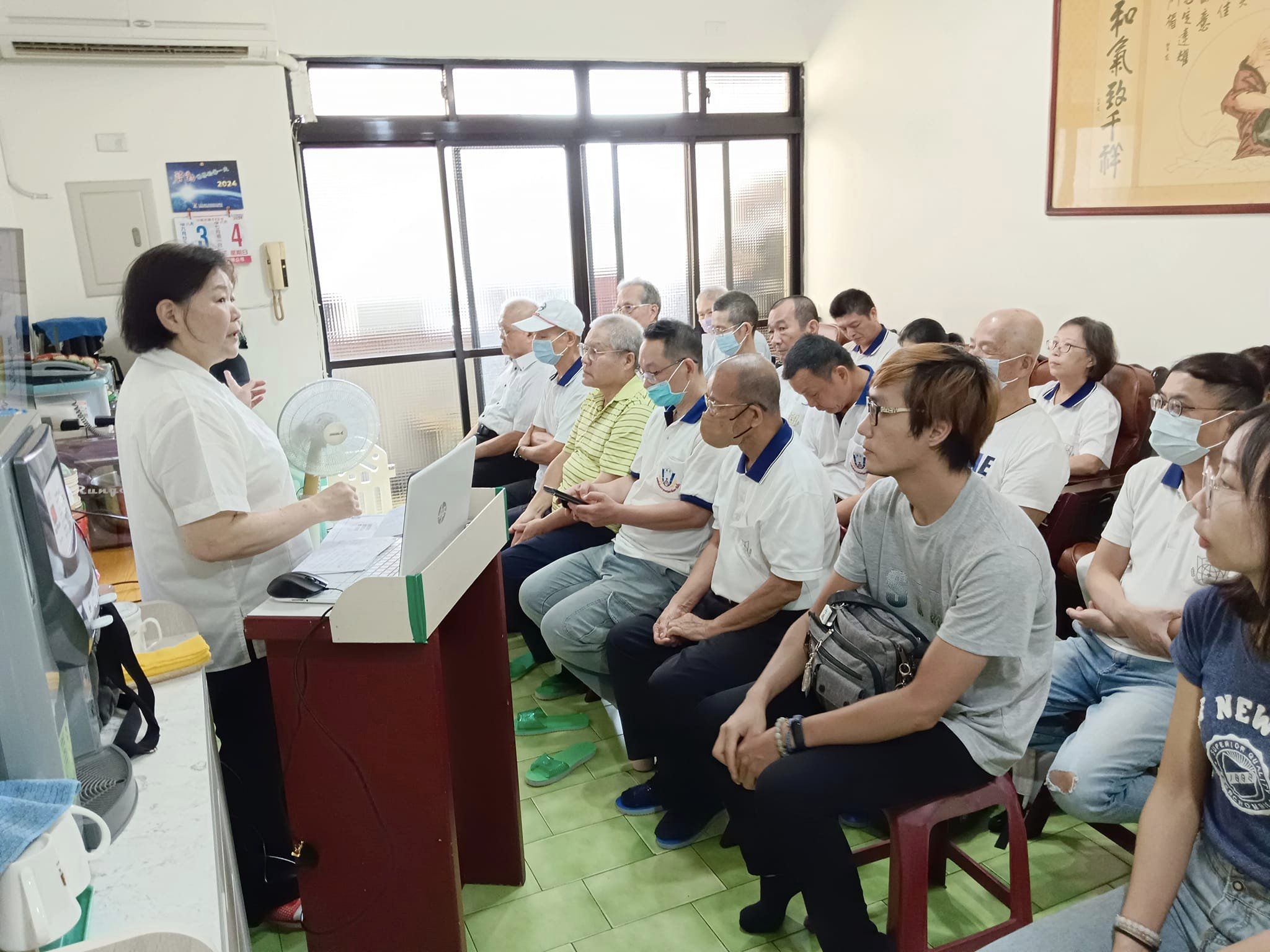 胡氏佛堂今(8/4)日班會，邀請杜素華講師慈悲成全，題目:「三寶修持」與辛勝華講師慈悲分享「金剛波羅蜜經-莊嚴淨土分第十、無為福勝分第十一」。