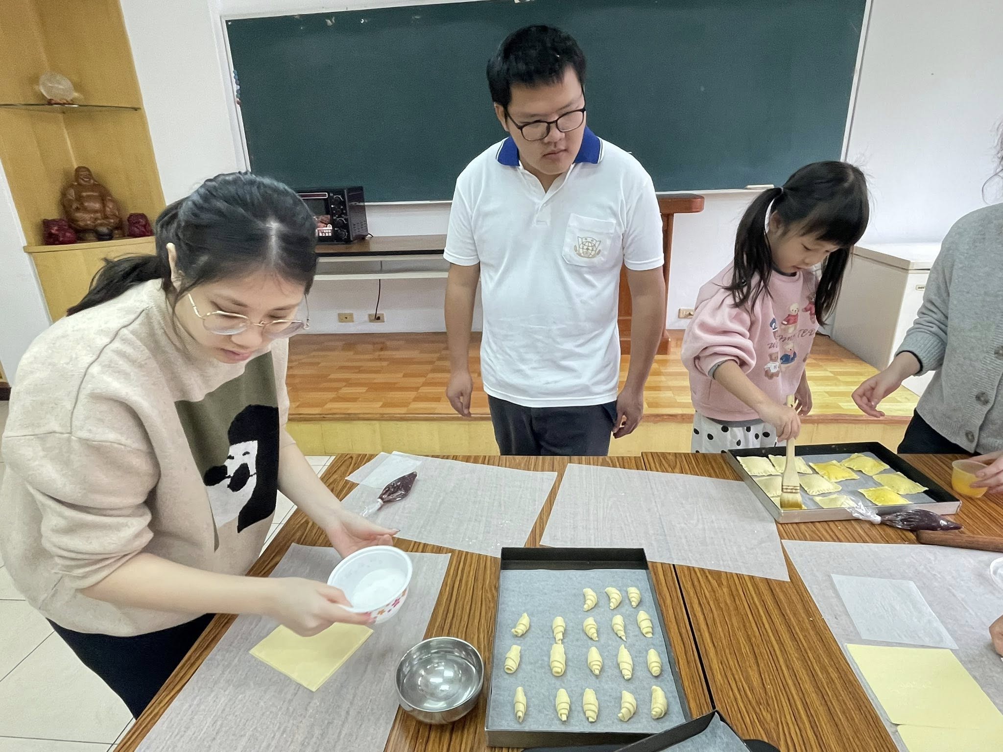 邀請江宜臻講師慈悲成全金剛經「持經功德分第十五」；第二節邀請蘇春香講師慈悲成全 - 9