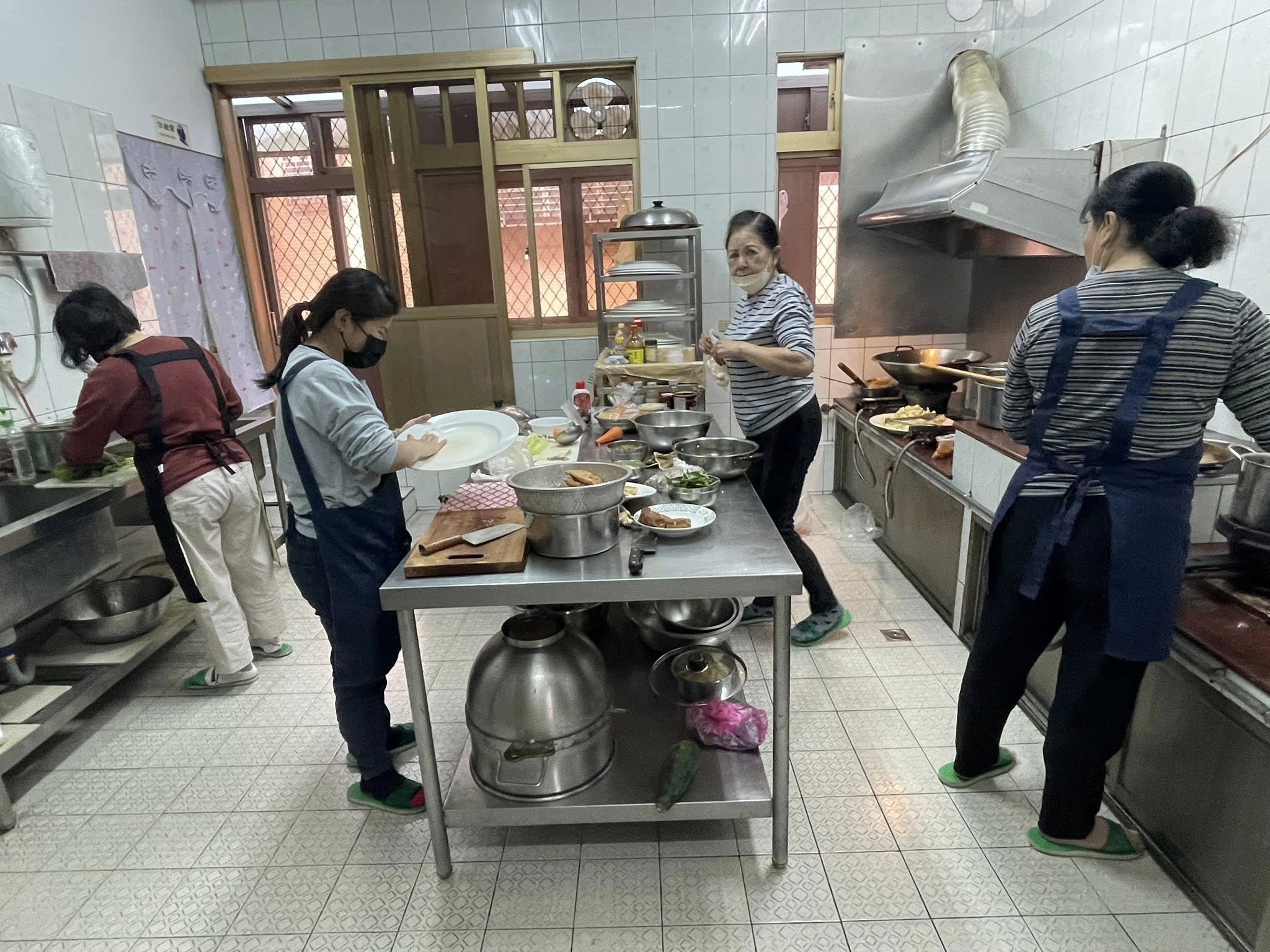 邀請江宜臻講師慈悲成全金剛經「持經功德分第十五」；第二節邀請蘇春香講師慈悲成全 - 10