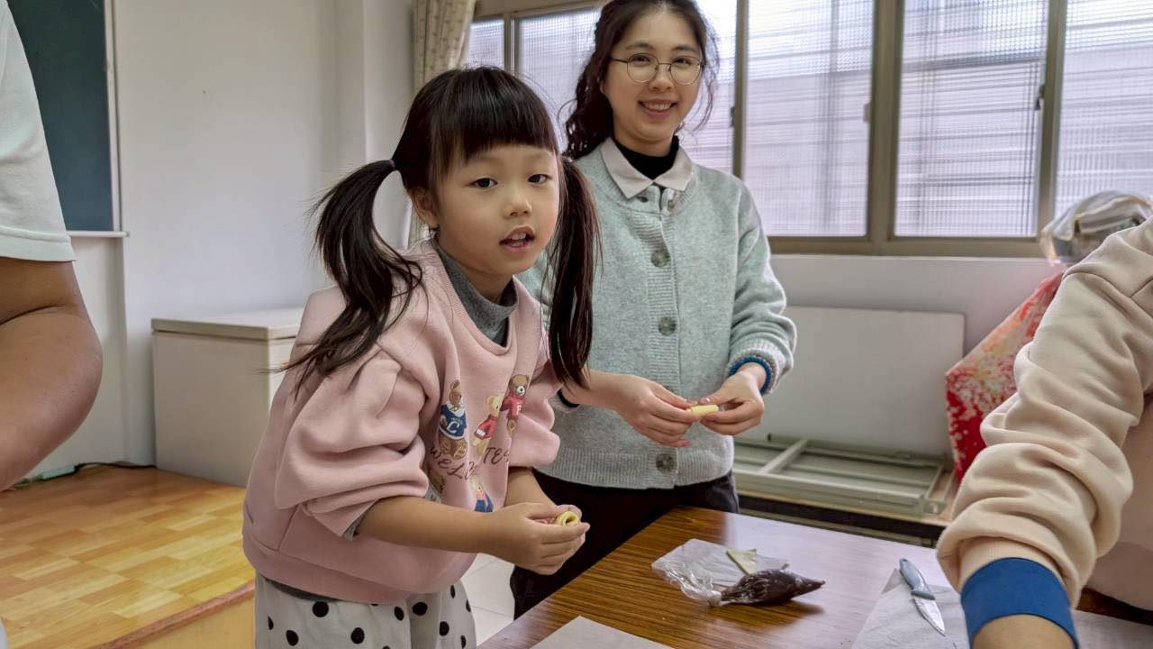 邀請江宜臻講師慈悲成全金剛經「持經功德分第十五」；第二節邀請蘇春香講師慈悲成全 - 17